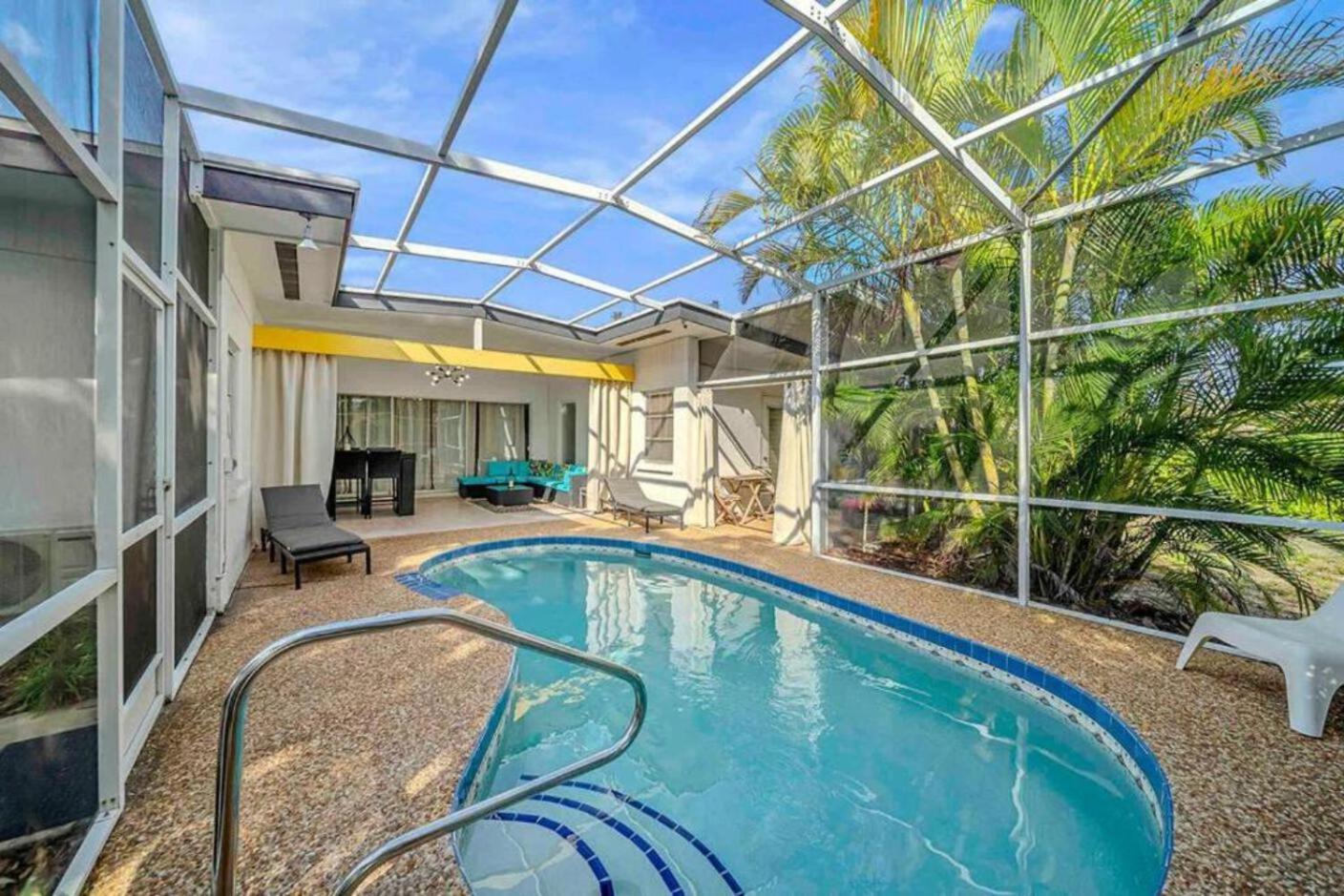 Fantastic Island House 1 Mile To The Beach With Heated Pool Sarasota Exteriér fotografie